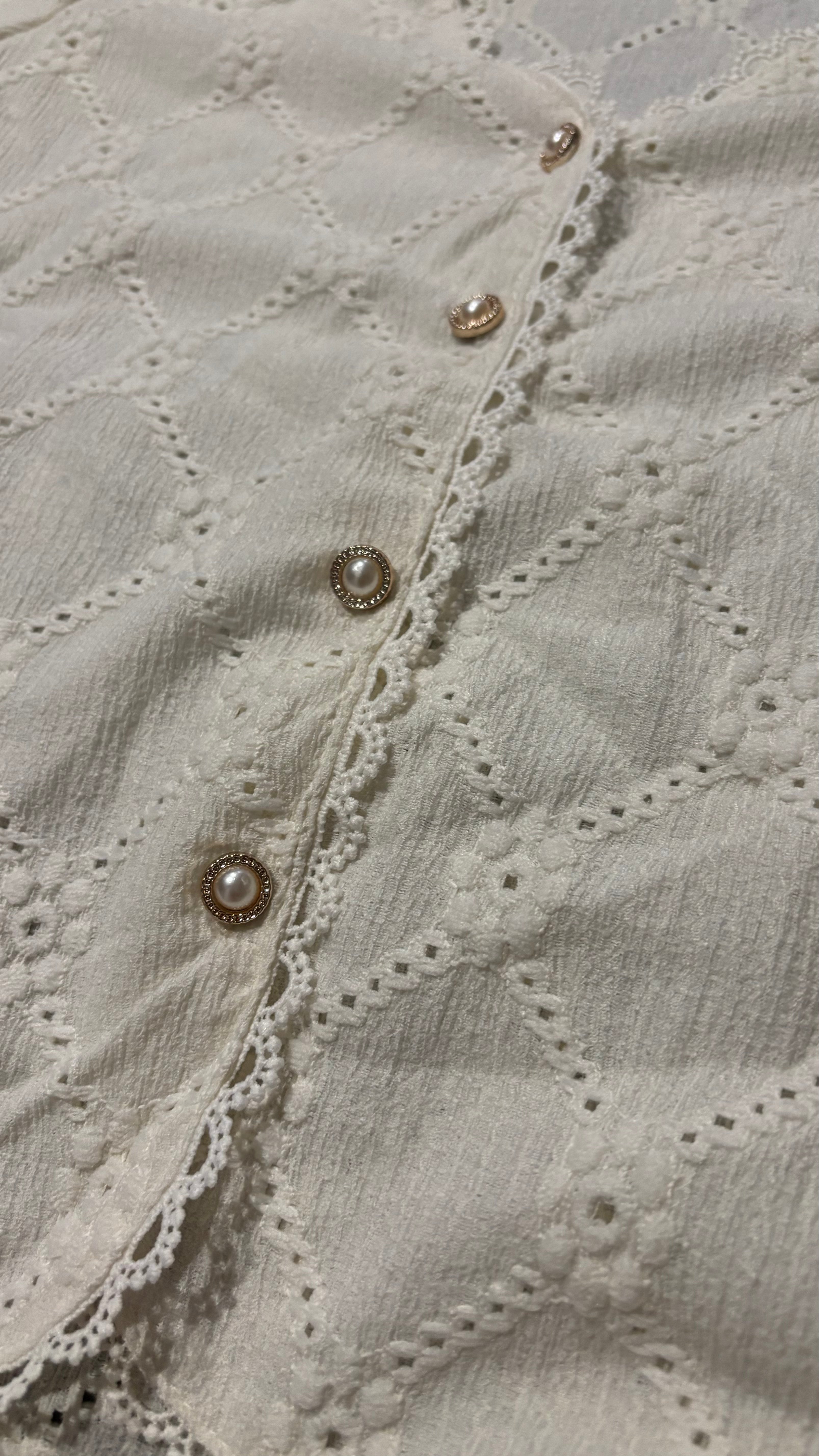 Blouse crème  brodée